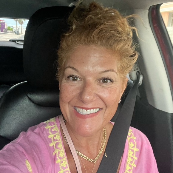 Meet your Posher, Venessa - Picture 2 of 2